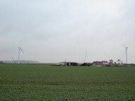 Éoliennes d'Assainvillers/Montdidier en construction le 6 février 2010. Cliquez pour agrandir la photo.